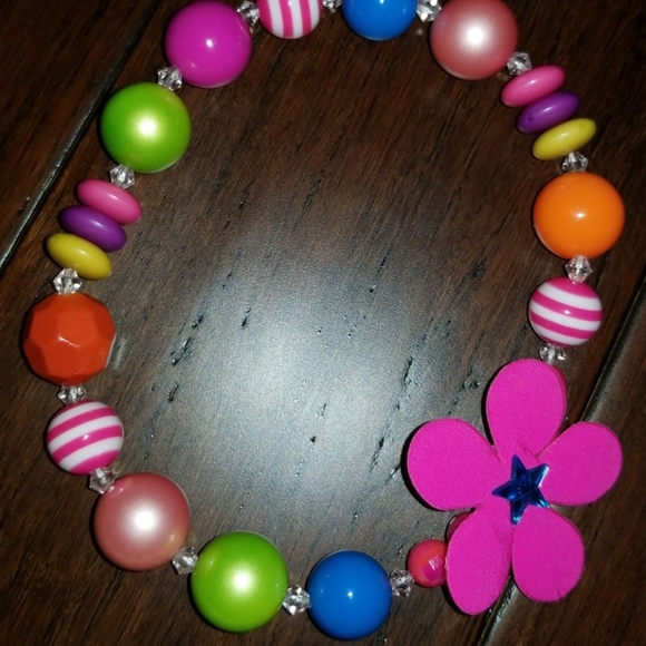 CUSTOM MADE GIRLS BUBBLEGUM NECKLACE - Picture 2 of 2